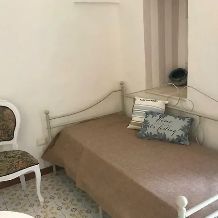 Villa San Nicola, Holidays Home, Historic Retreat 度假居 *