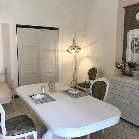 Villa San Nicola, Holidays Home, Historic Retreat 度假居